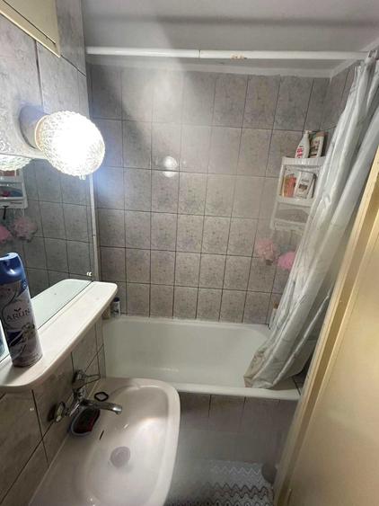 Apartament cu 4 camere decomandat în Dosu Bricii