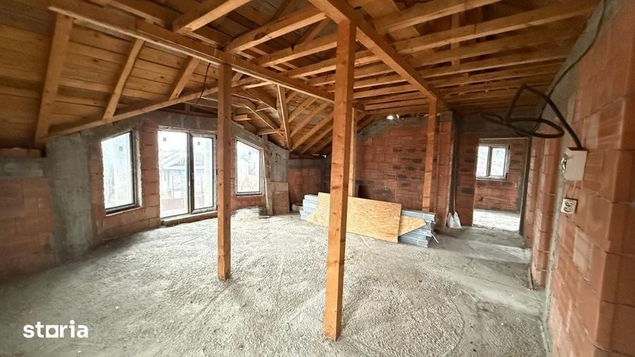 Casă cu 6 camere cu Teren 770 Mp în Câmpineanca
