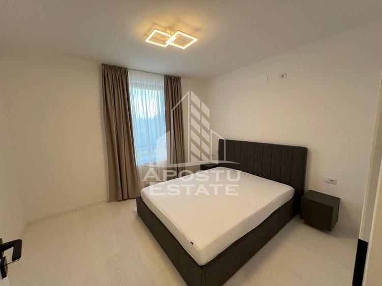 Apartament cu 3 camere nedecomandat, mobilat în Dumbrăvița