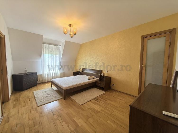 Casă individuală cu 6 camere cu Piscina în Iancu Nicolae