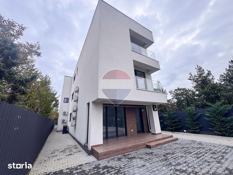 Casă cu 6 camere cu Teren 570 Mp în Central