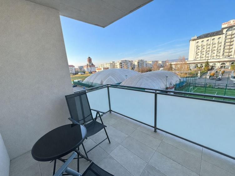 Apartament cu 2 camere semidecomandat, mobilat în Bună Ziua