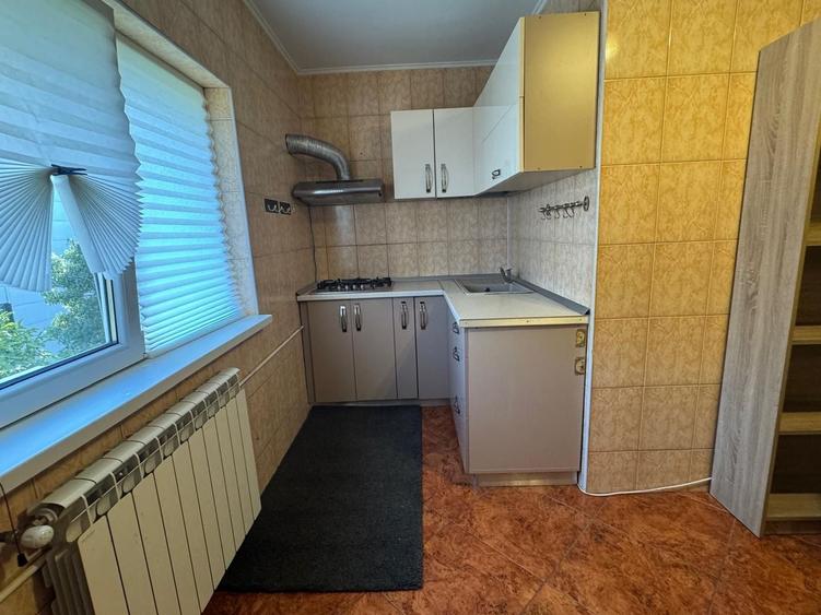 Apartament cu 3 camere în Brâncoveanu
