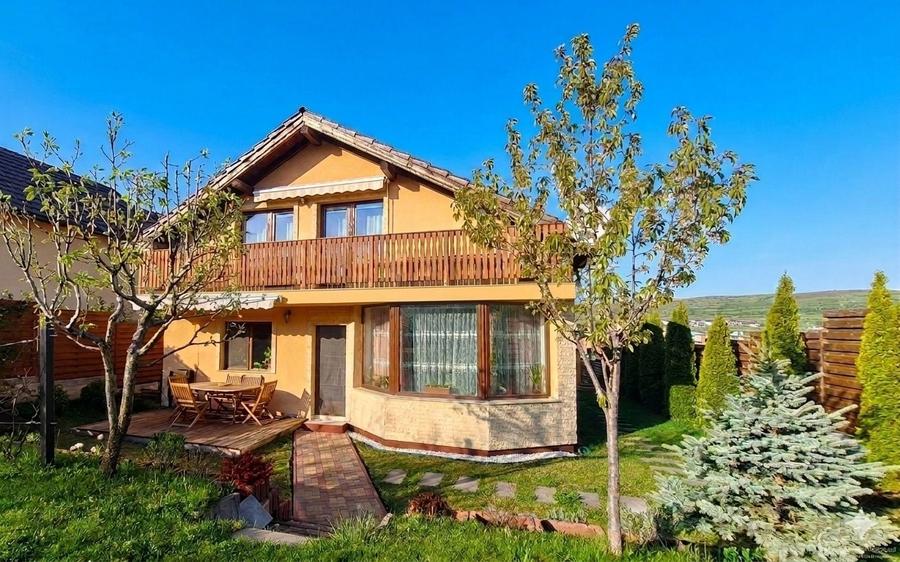 Casă cu 4 camere în Chinteni