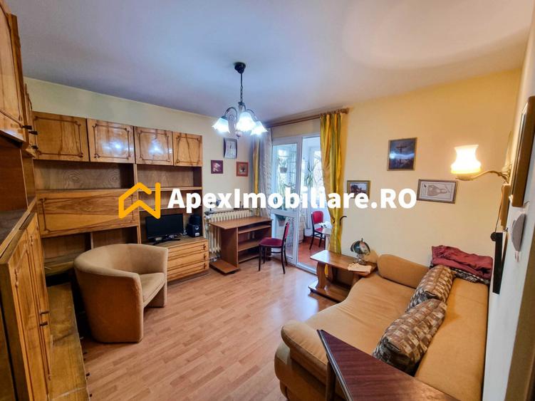 Apartament cu 3 camere semidecomandat, mobilat în Berceni