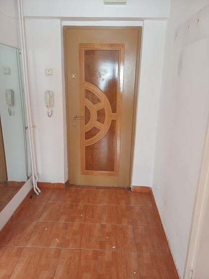 Apartament semidecomandat în Lujerului