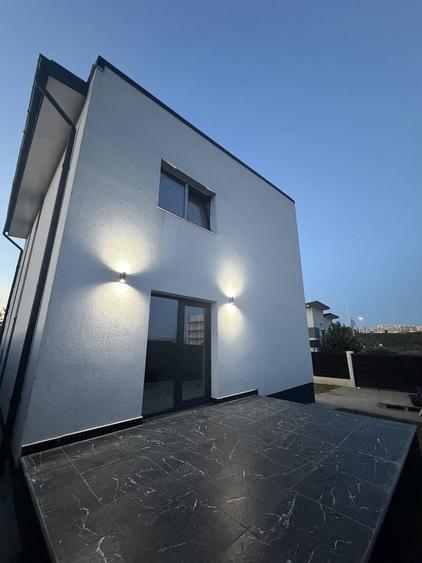 Casă cu 4 camere în Valea Lupului