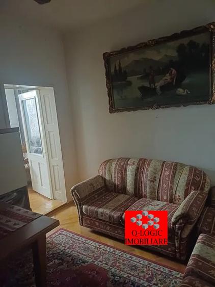 Apartament cu 4 camere semidecomandat, mobilat în Central
