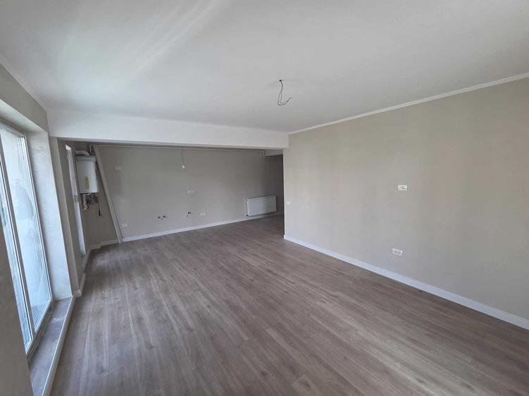 Apartament cu 2 camere decomandat în Tomis Plus