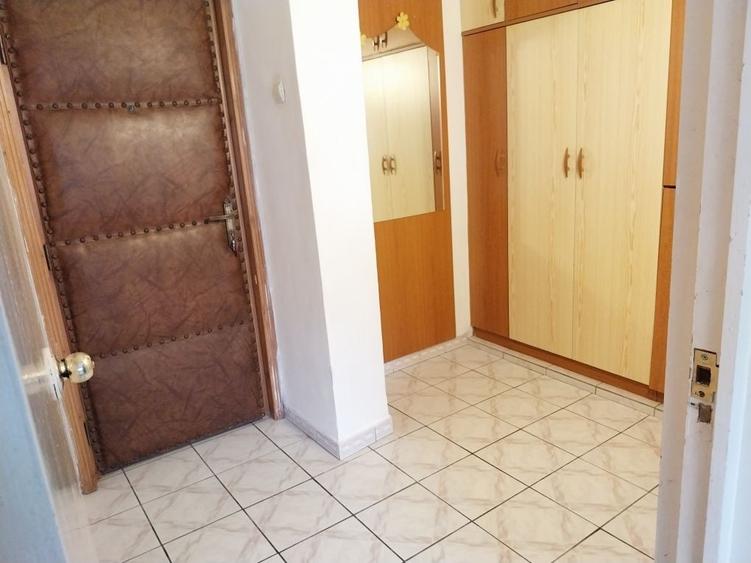 Garsonieră decomandată în Astra