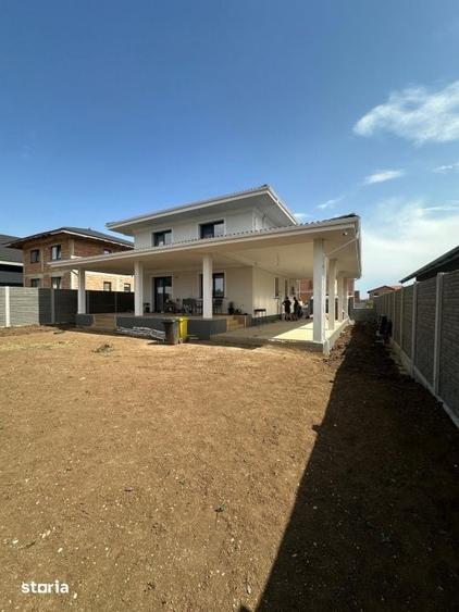 Casă cu 5 camere cu Teren 507 Mp în Giarmata