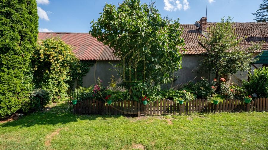 Casă individuală cu 5 camere cu Canalizare în Rotbav