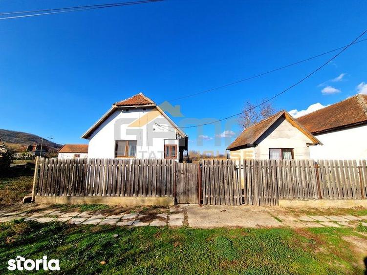 Casă cu 2 camere cu Teren 1464 Mp în Tauț