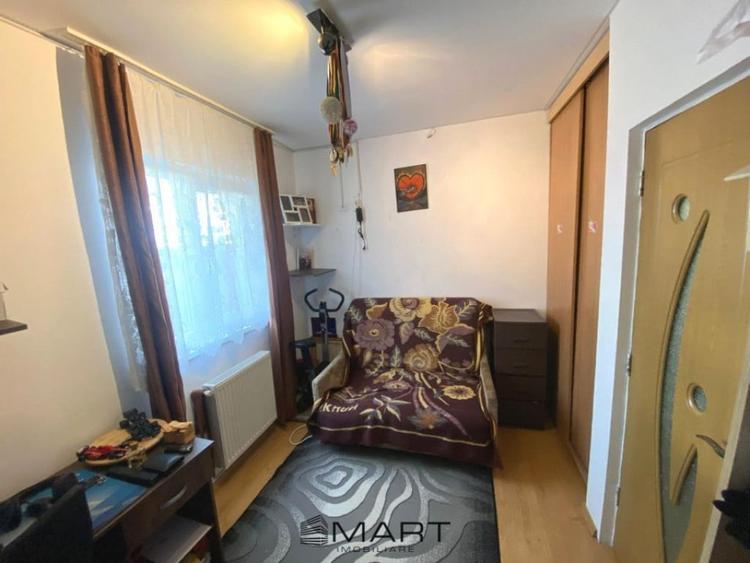 Apartament cu 3 camere decomandat în Gușterița