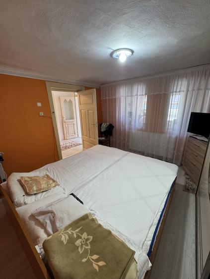 Casă individuală cu 4 camere cu Canalizare în Traian