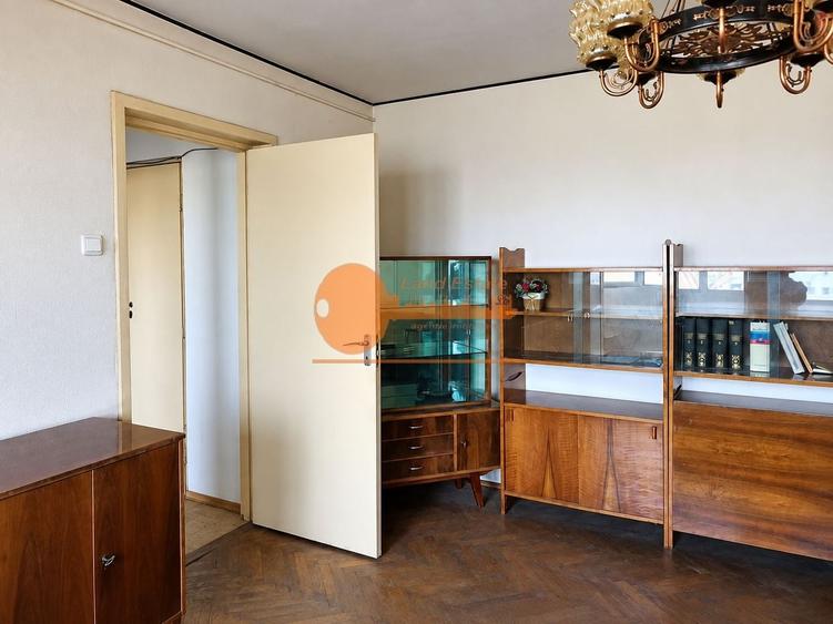 Apartament cu 3 camere semidecomandat, mobilat în Lujerului