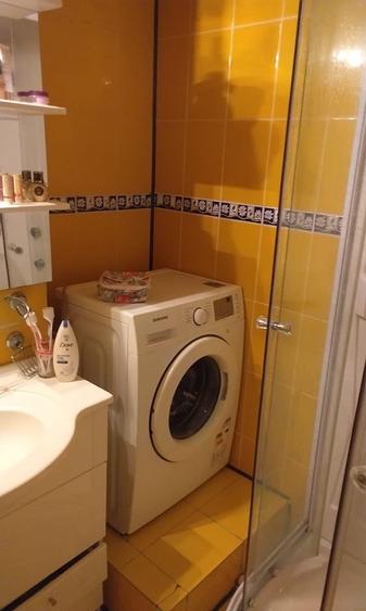Apartament cu 3 camere decomandat în Calea București