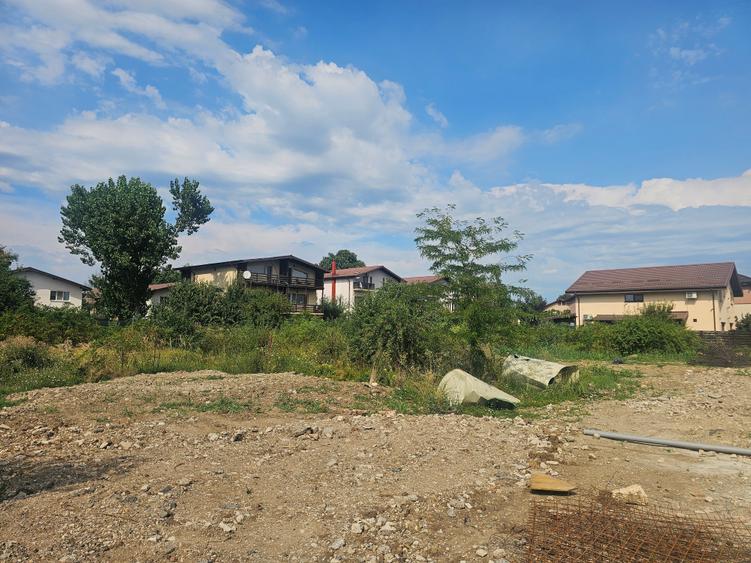 Teren Construcții intravilan de 2000 mp, în Tunari