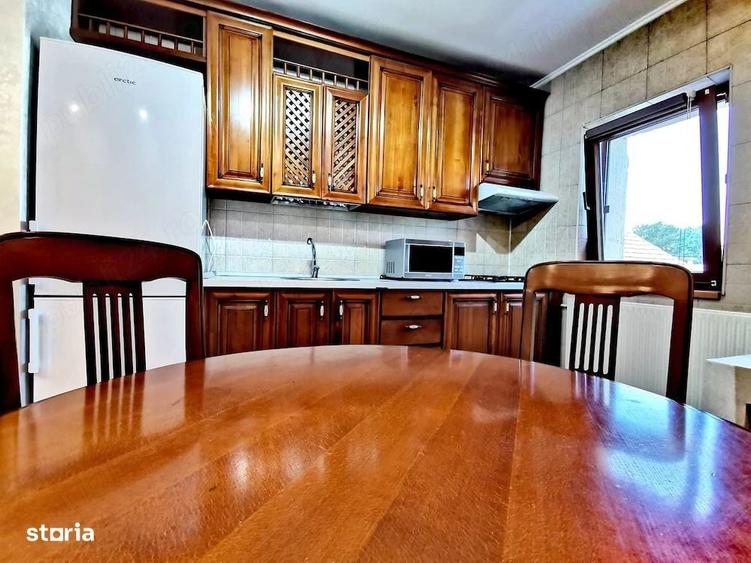 Apartament cu 4 camere decomandat în Central