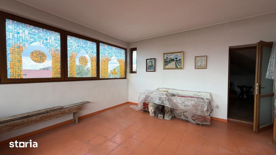 Casă cu Teren 2381 Mp în Berceni