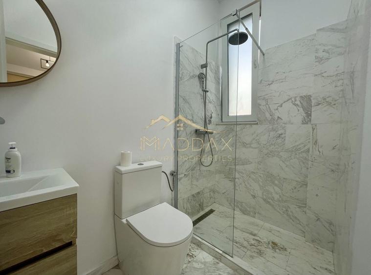 Casă individuală cu 4 camere cu Canalizare în Ostratu