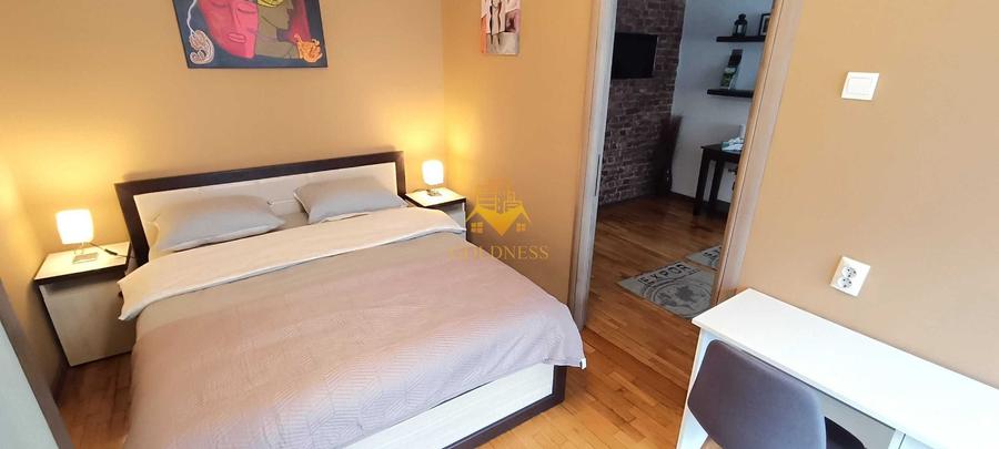Apartament cu 2 camere semidecomandat, mobilat în Ultracentral