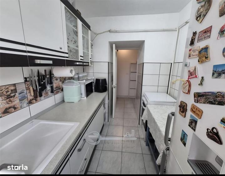Apartament cu 3 camere decomandat în Alexandru cel Bun