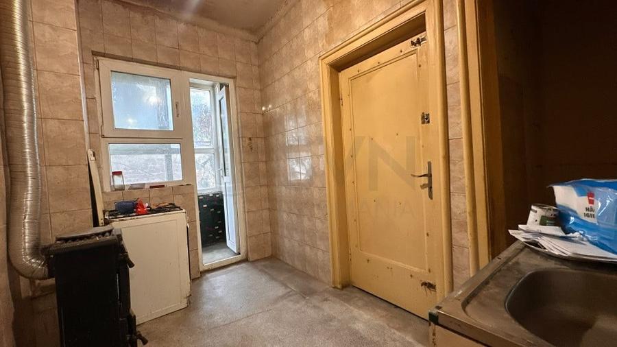 Apartament cu 4 camere semidecomandat în Alba Iulia