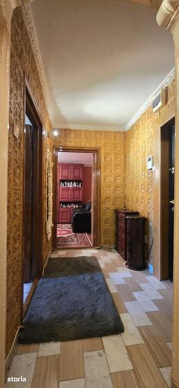 Apartament cu 3 camere decomandat în Gara