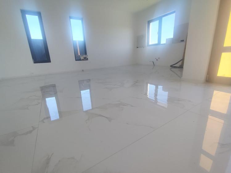 Casă individuală cu 4 camere cu Teren 284 Mp în Central