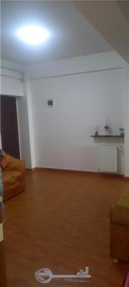 Garsonieră decomandată în Cug