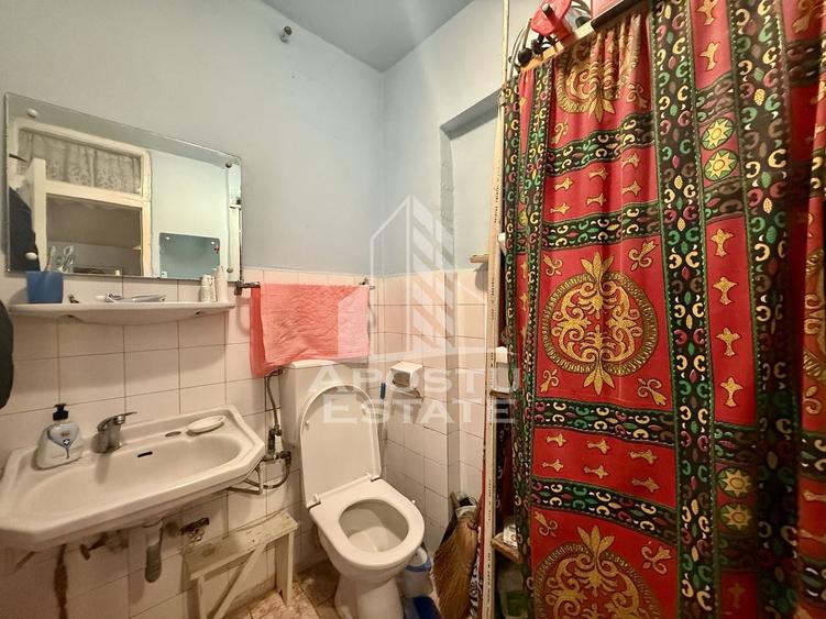 Apartament cu 3 camere decomandat, mobilat în Complex Studențesc