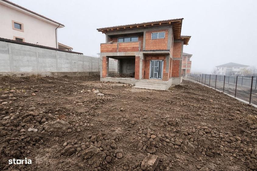 Casă cu 3 camere în Chinteni