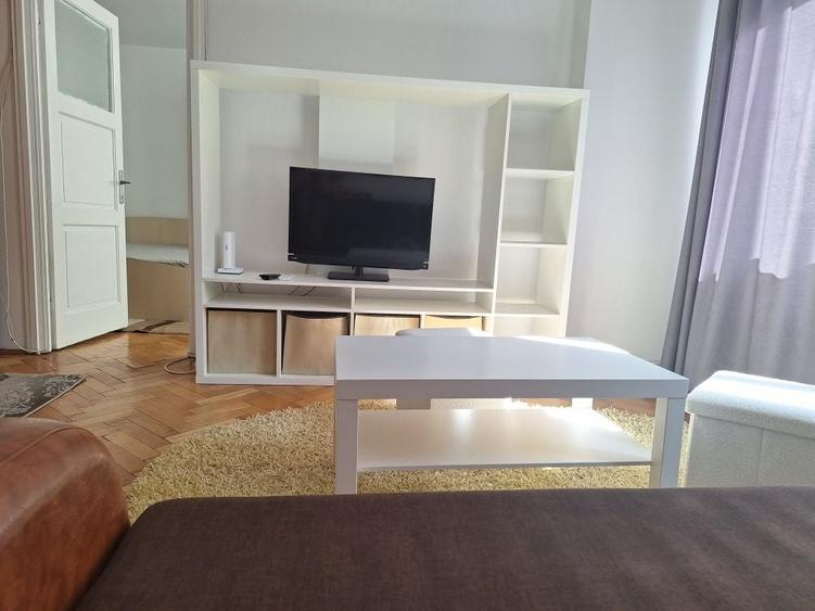 Apartament cu 2 camere semidecomandat în Albești