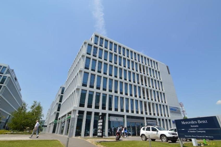 Birou, de 245 mp, în Nord