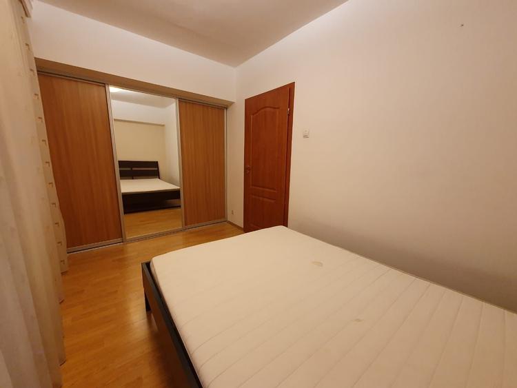 Apartament cu 3 camere semidecomandat în Olteniței