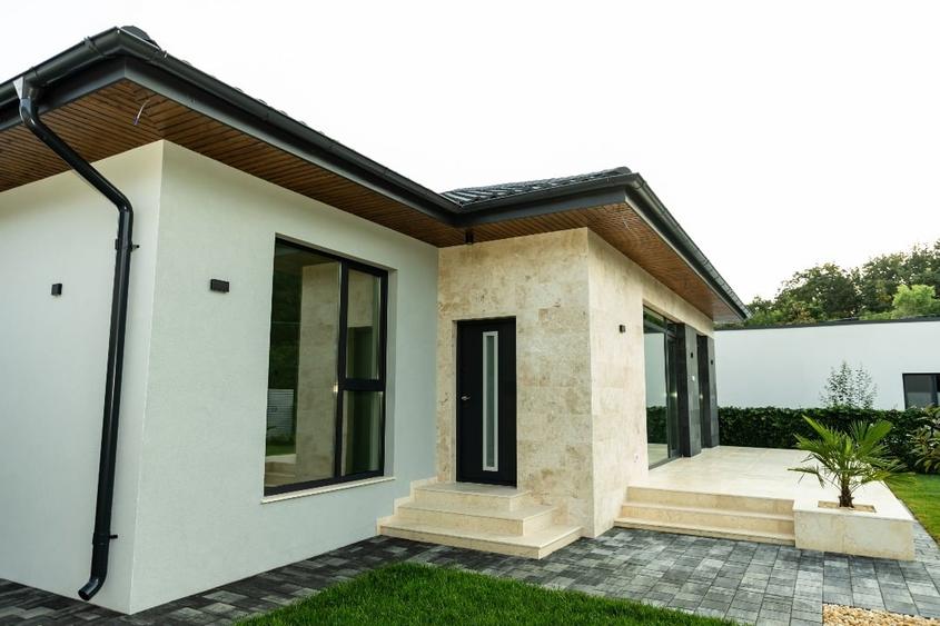 Casă individuală cu 5 camere cu Canalizare în Săftica