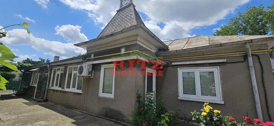 Casă cu 3 camere cu Teren 555 Mp în Central