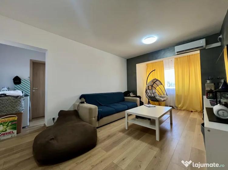Apartament cu 3 camere semidecomandat în Central
