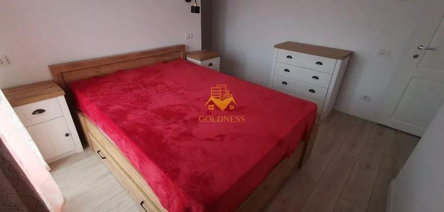 Apartament cu 3 camere nedecomandat, mobilat în Central