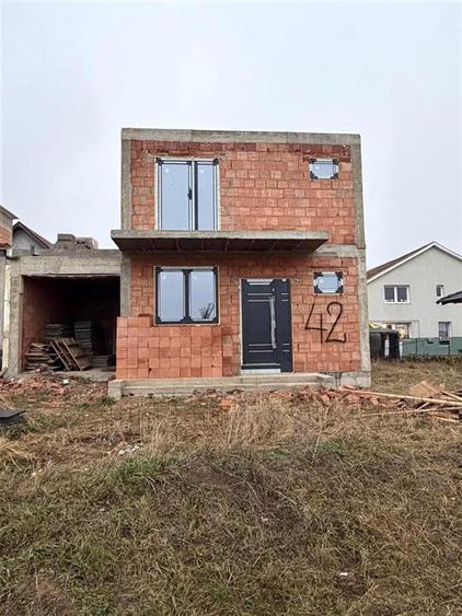 Casă cu 3 camere cu Teren 250 Mp în Tokai