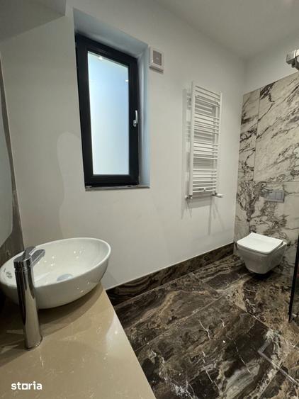 Apartament cu 4 camere în Central