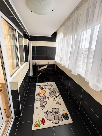 Apartament cu 3 camere decomandat, mobilat în Micro 20