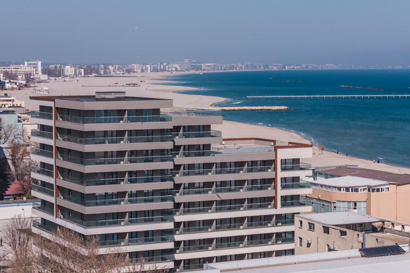 Apartament cu 2 camere decomandat, mobilat în Mamaia