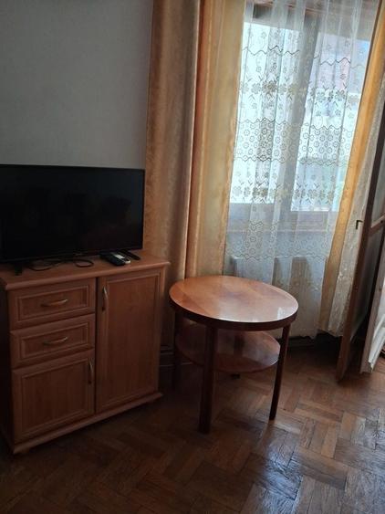 Garsonieră decomandată în Cișmigiu