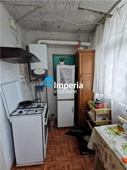 Apartament cu 4 camere decomandat în Canta