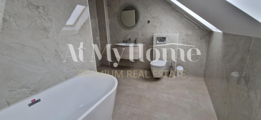 Casă individuală cu 5 camere cu Canalizare în Tunari