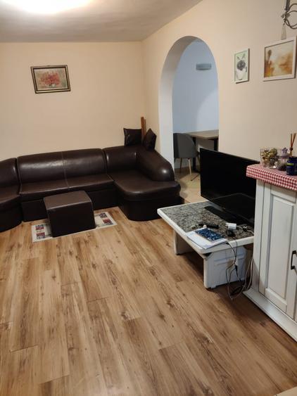 Apartament cu 2 camere semidecomandat, mobilat în Galata