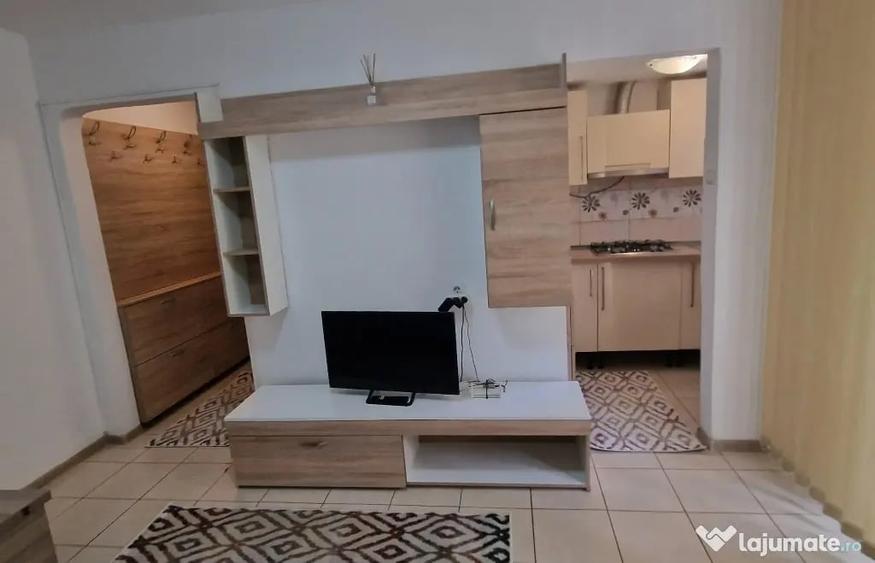 Inchiriez apartament in regim hotelier zona Satul de Vacanta - 1