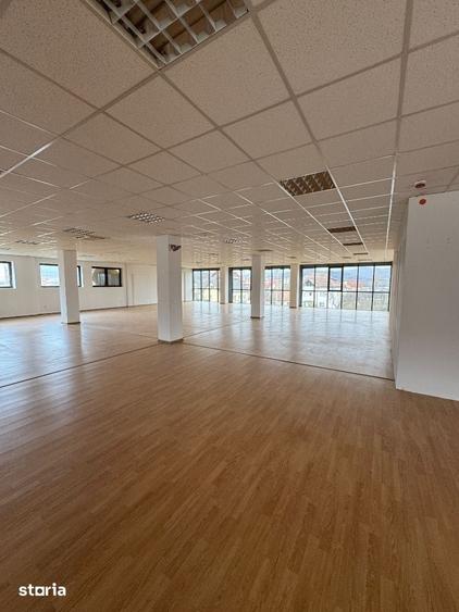 Spațiu comercial, de 600 mp, în Traian